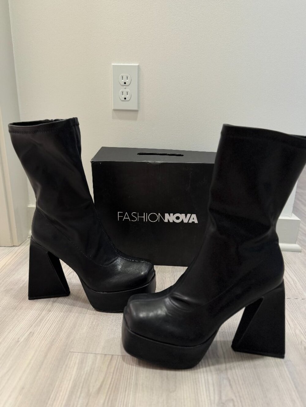 Fashion Nova Lexi Black Platform Booties Size 10 – NEW IN BOX